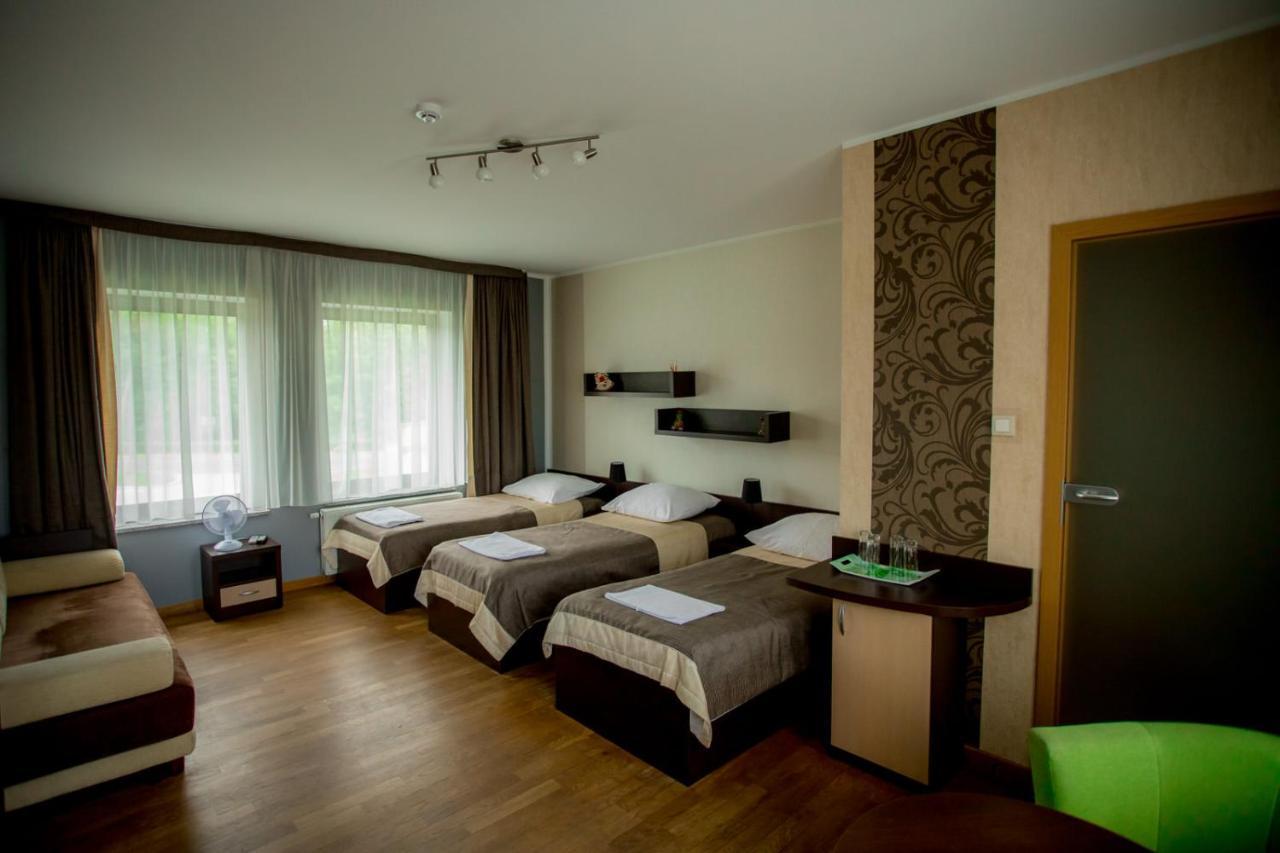 Restauracja Sonata Bed & Breakfast Zwierzyniec Luaran gambar