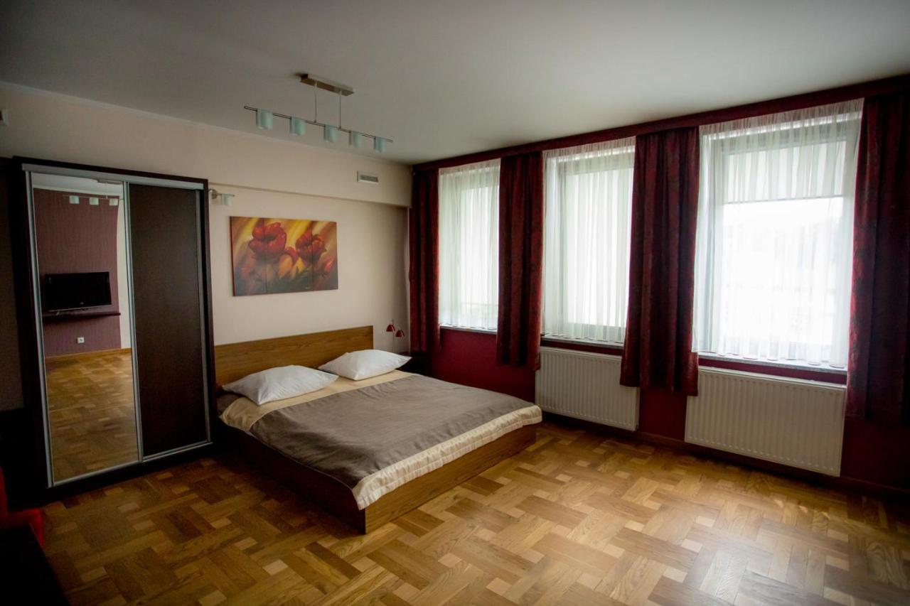 Restauracja Sonata Bed & Breakfast Zwierzyniec Luaran gambar