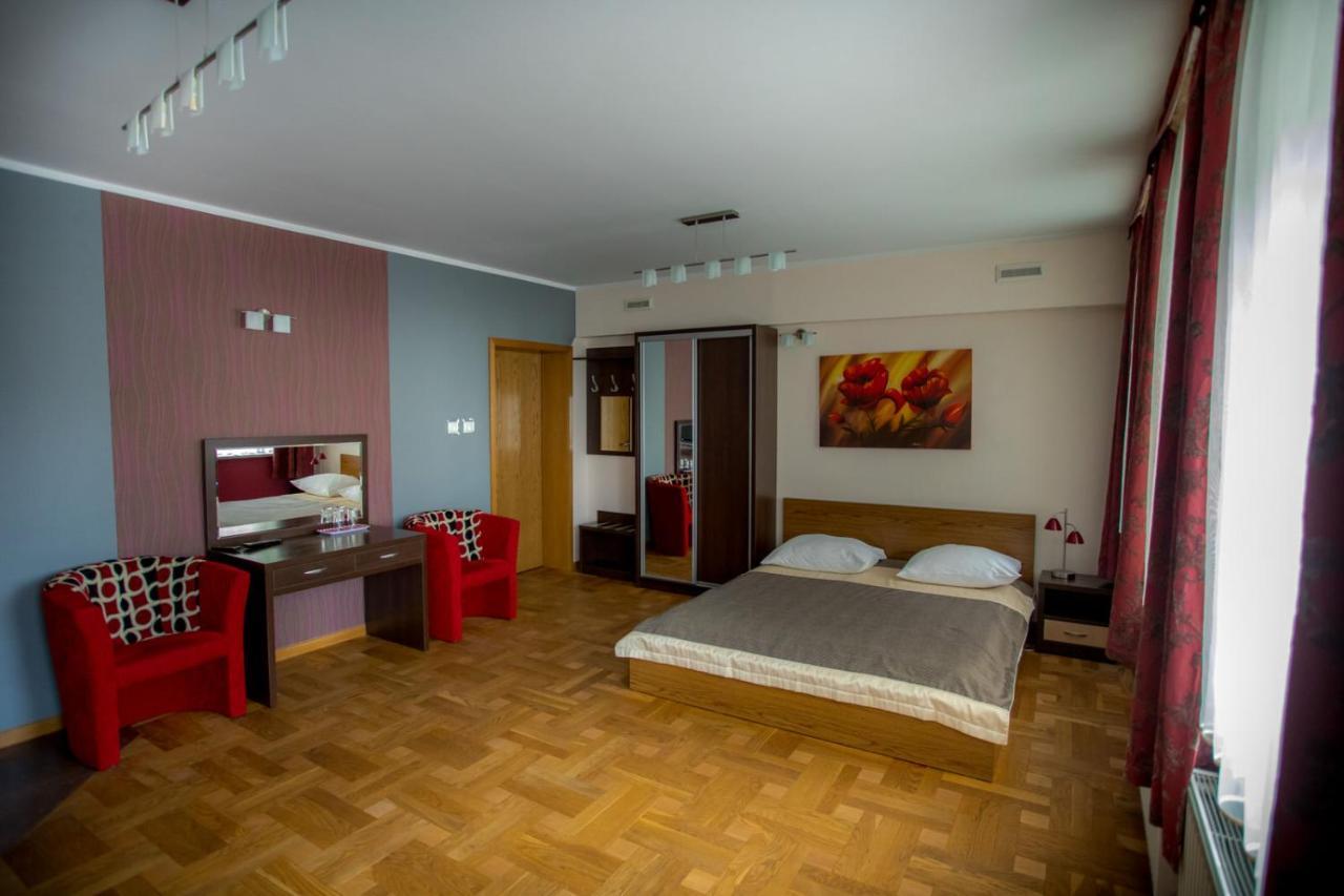 Restauracja Sonata Bed & Breakfast Zwierzyniec Luaran gambar