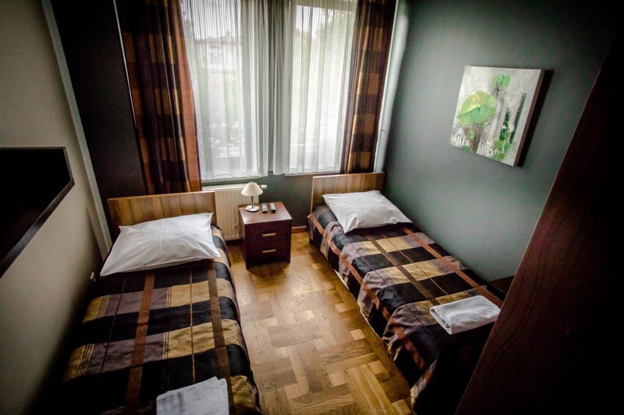 Restauracja Sonata Bed & Breakfast Zwierzyniec Luaran gambar